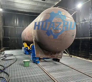 Cleaning workpieces in sandblasting room