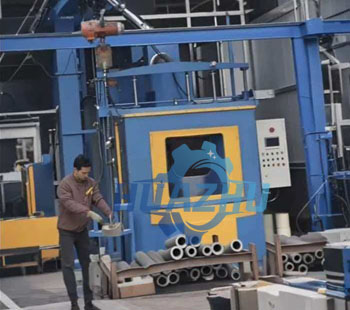 Sandblasting machine for the inner wall of shell shells